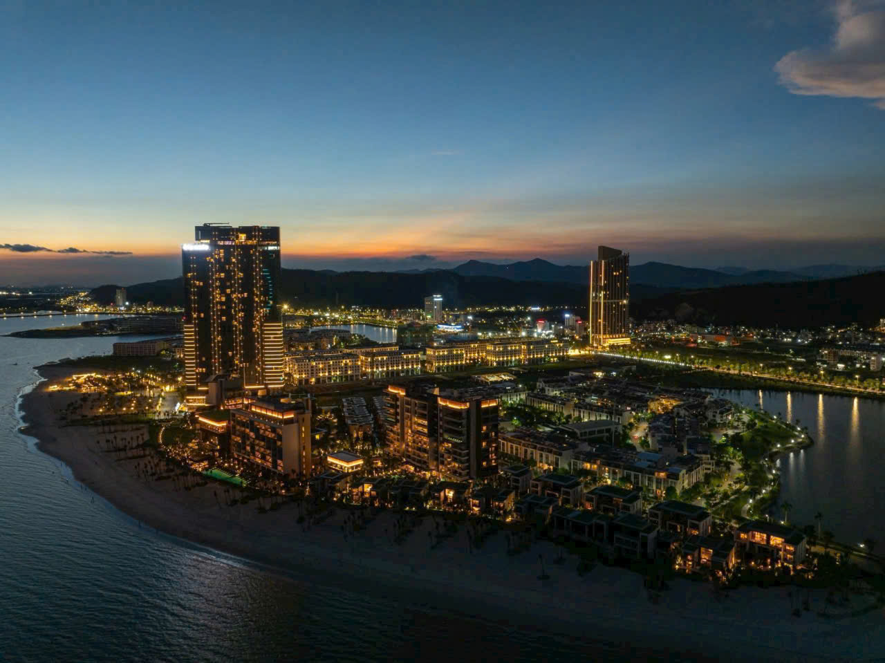 Top 12 Địa Điểm Check-in Đẹp Quanh Bãi Cháy Không Thể Bỏ Lỡ 2026